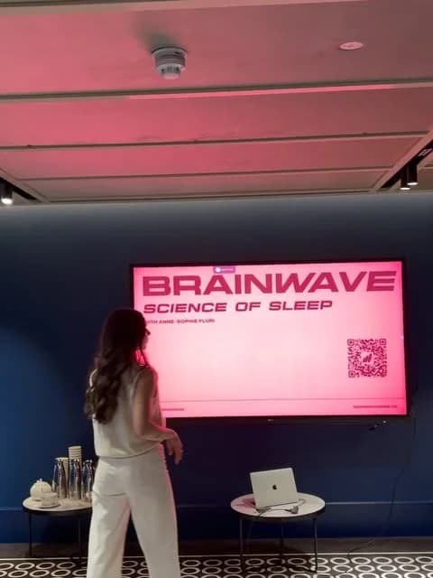 Anne-Sophie presenting Brainwave’s Science of Sleep at Lighthouse Social